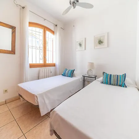 Cosy House With A Large Outdoor Area * L' Escala